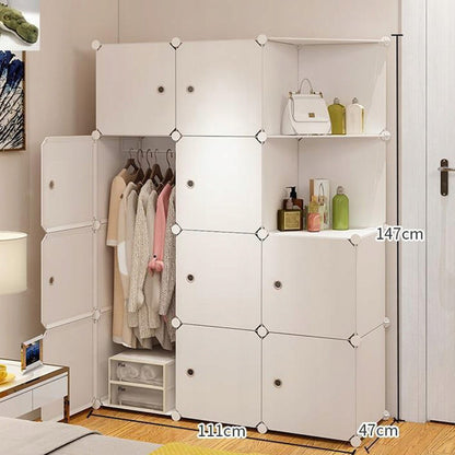 Zusammenklappbarer Kleiderschrank 147x111x47 cm – ideal für kleine Räume, schnelle Montage.