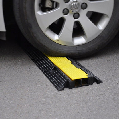 Kabelbrückenrampe 1 m – 2 Kanäle – 7 Tonnen Tragkraft – Kabelschutz in Schwarz-Gelb