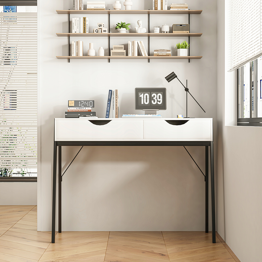 Moderner Schreibtisch in Mattweiß mit Schubladen und schwarzen Metallbeinen – 80x40x90 cm